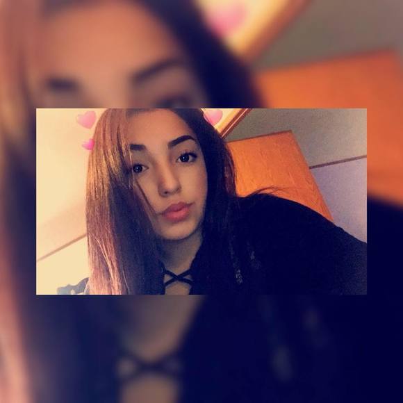 Meet your Posher, Angelina - Picture 1 of 1